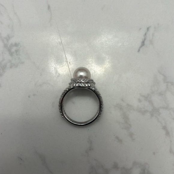 Swarovski Pearl and Silver Ring - Picture 3 of 3
